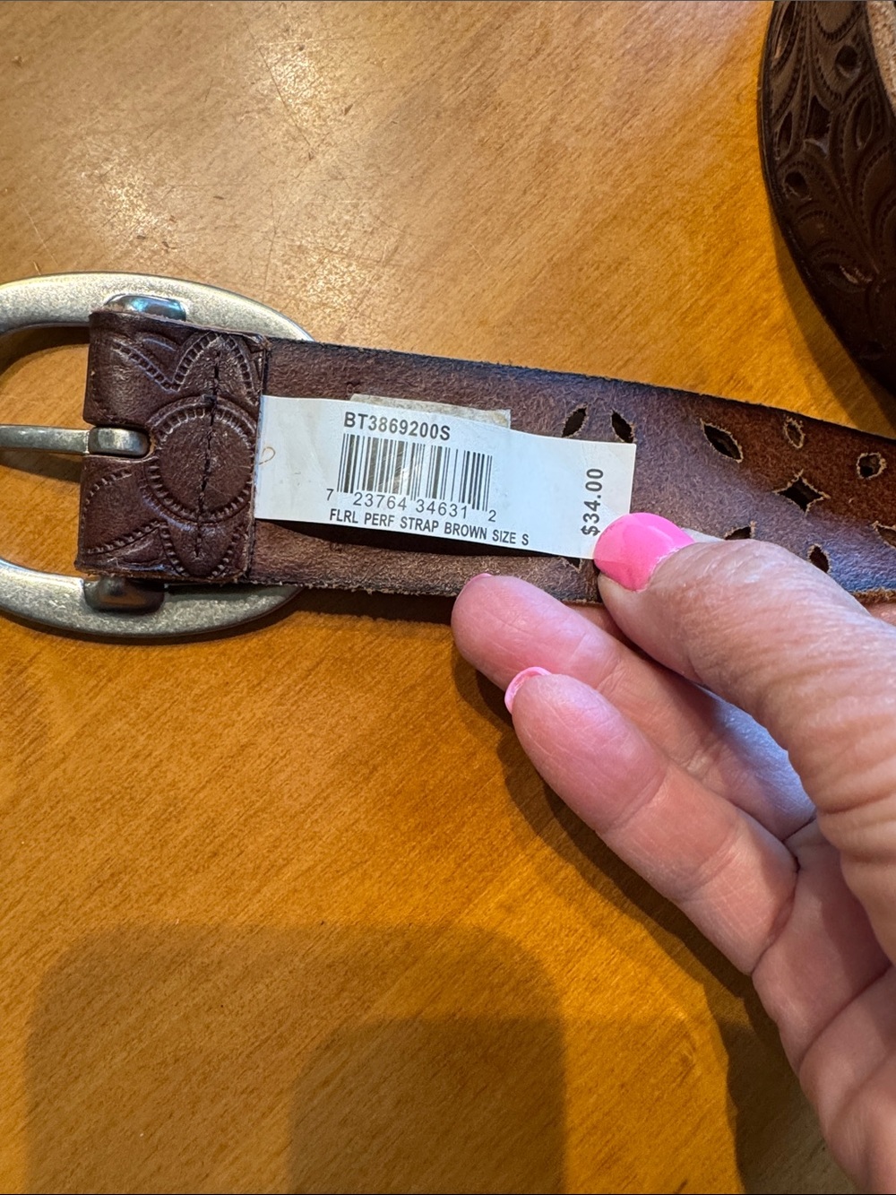 Fossil Brown Leather Belt with Oval Silver Buckle and Embossed Cutouts - Picture 2 of 7